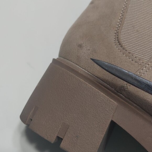 Madden NYC Womans Ankle Boots Tan Suede-like Fabric Size 7 Lug Sole 2.5 in Heel - Picture 7 of 9